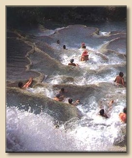 saturnia.jpg (16944 Byte)